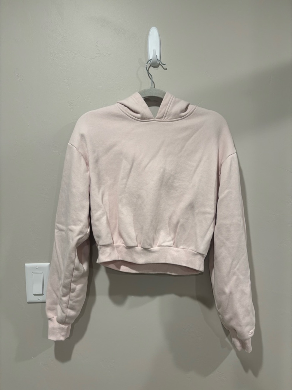 SKIMS Cropped Hoodie in Pale Blush